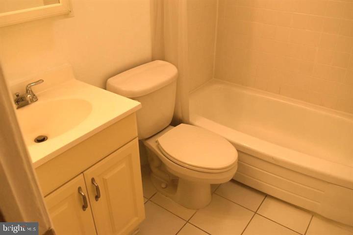 4 South Van Dorn Street, Unit 503 Alexandria, VA 22304 - Photo 13 of 21 a bathroom with a toilet and a sink