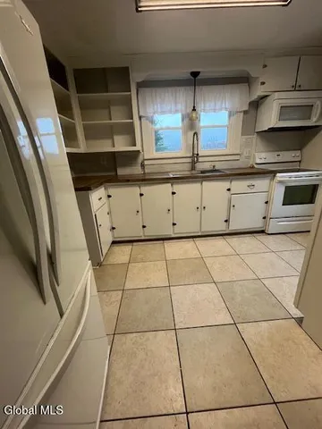 $179,900 | 3360 Highway 29, Johnstown, NY 12095