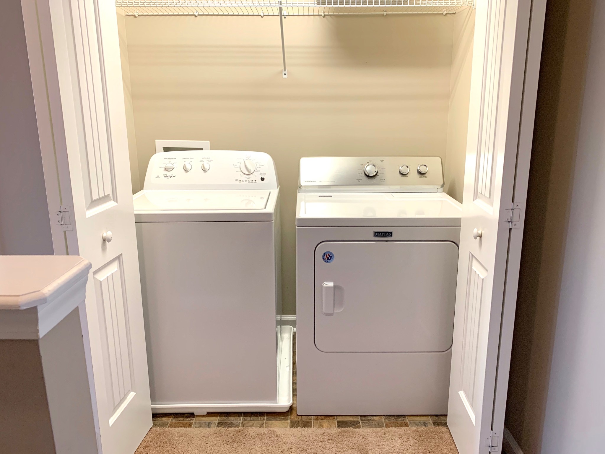 318 Sam Houston Circle Clarksville, TN 37040 - Photo 15 of 20 a utility room with dryer and washer