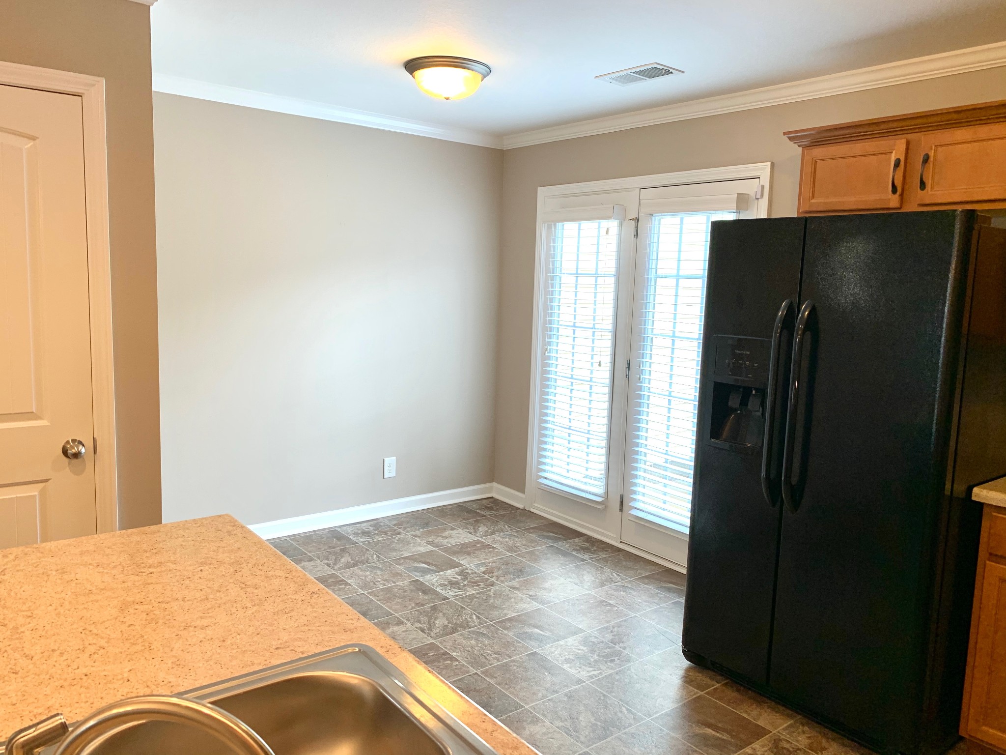 318 Sam Houston Circle Clarksville, TN 37040 - Photo 8 of 20 a bedroom with a bed and a window