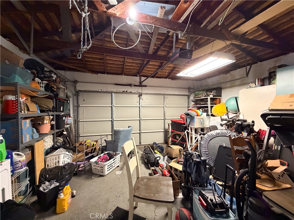 3216 Nottingham Avenue Merced, CA 95340 - Photo 6 of 7 garage