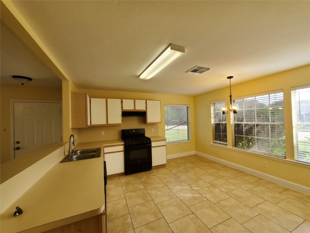 1413 Bridle Path Rosenberg, TX 77471 - Photo 8 of 27