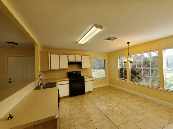 $1,750 | 1413 Bridle Path, Rosenberg, TX 77471