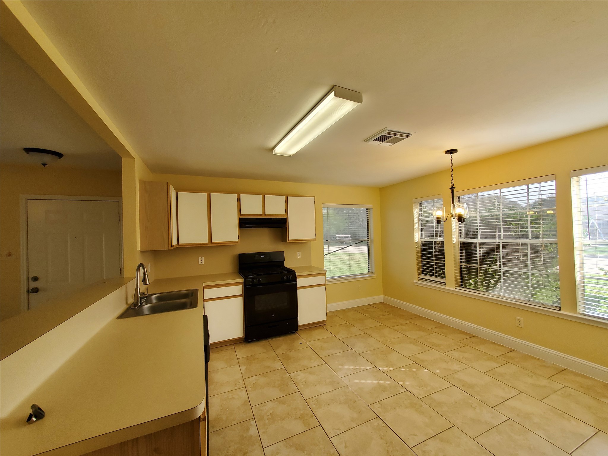 1413 Bridle Path Rosenberg, TX 77471 - Photo 8 of 27