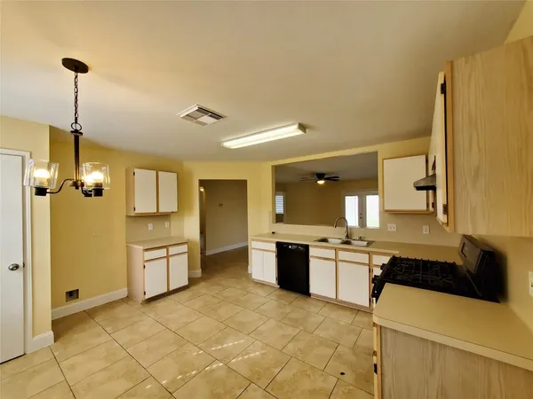 $1,750 | 1413 Bridle Path, Rosenberg, TX 77471