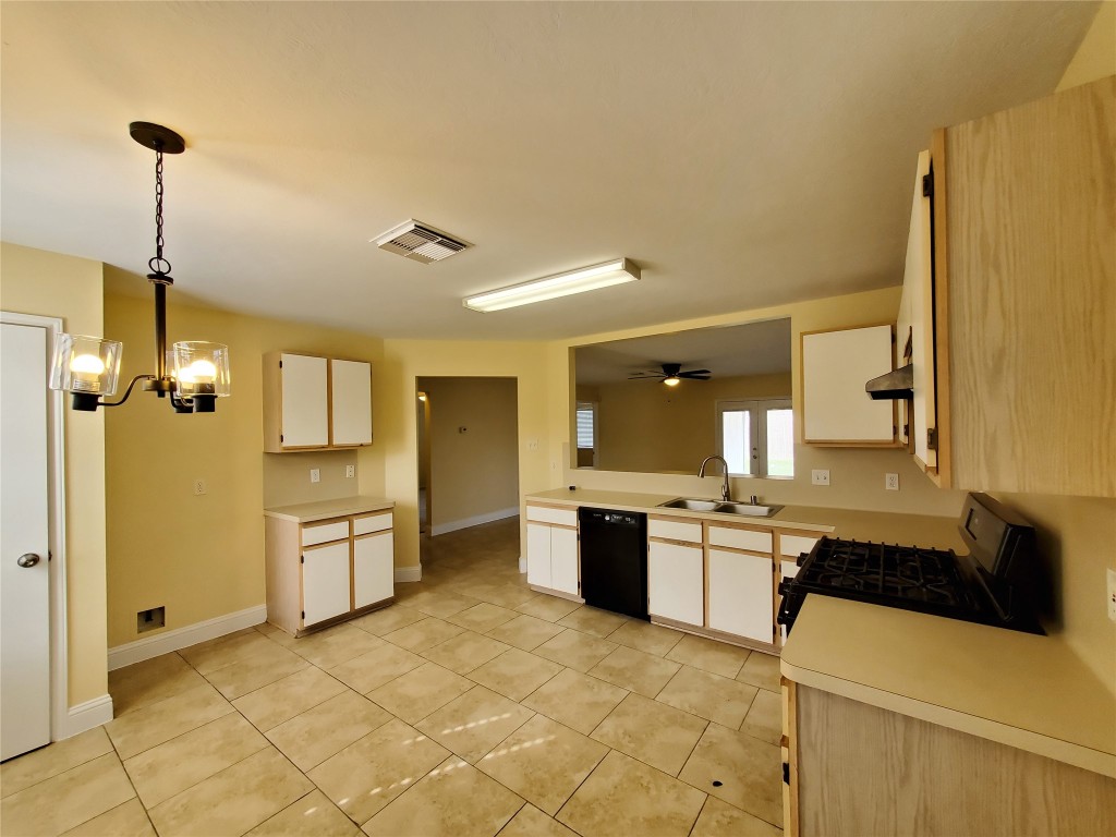 1413 Bridle Path Rosenberg, TX 77471 - Photo 10 of 27