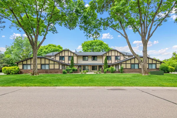 $210,000 | 5961 Dellwood Avenue, Shoreview, MN 55126