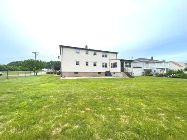 $2,400 | 3 Carmen Street, Unit 5, East Haven, CT 06512