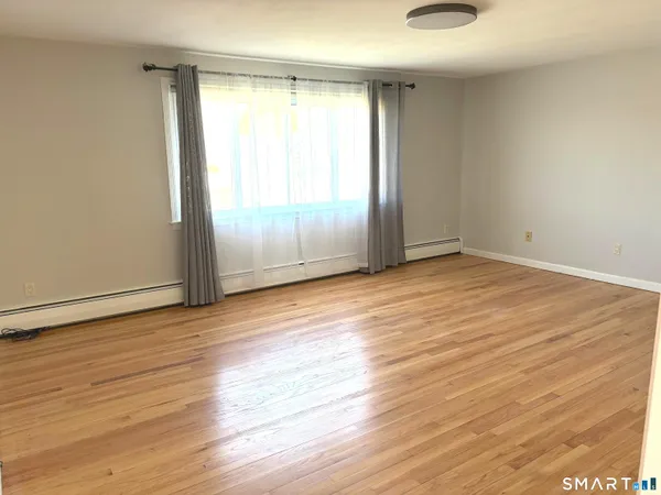 $2,400 | 3 Carmen Street, Unit 5, East Haven, CT 06512