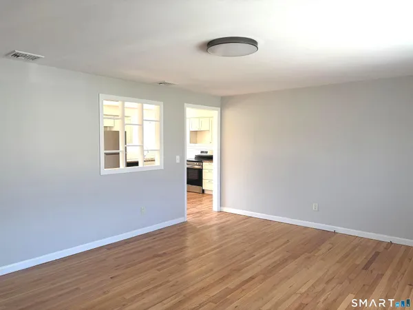 $2,400 | 3 Carmen Street, Unit 5, East Haven, CT 06512