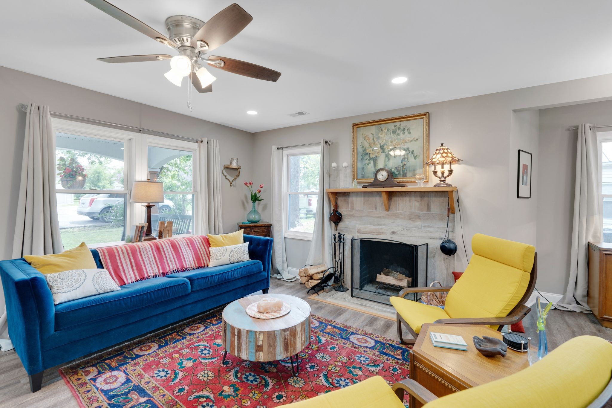 610 Polk Street Manchester, TN 37355 - Photo 5 of 30 a living room with furniture and a fireplace