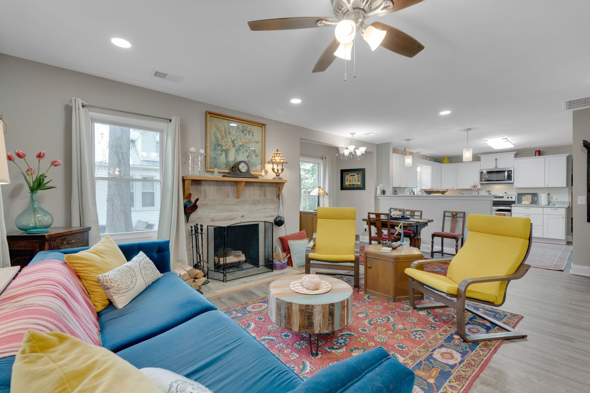 610 Polk Street Manchester, TN 37355 - Photo 8 of 30 a living room with furniture and a fireplace