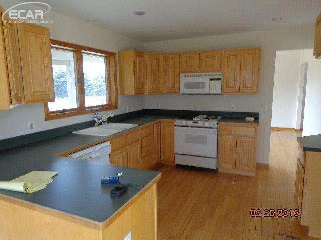 4757 Bradley Road Gregory, MI 48137 - Photo 31 of 33 20877470-30.JPG