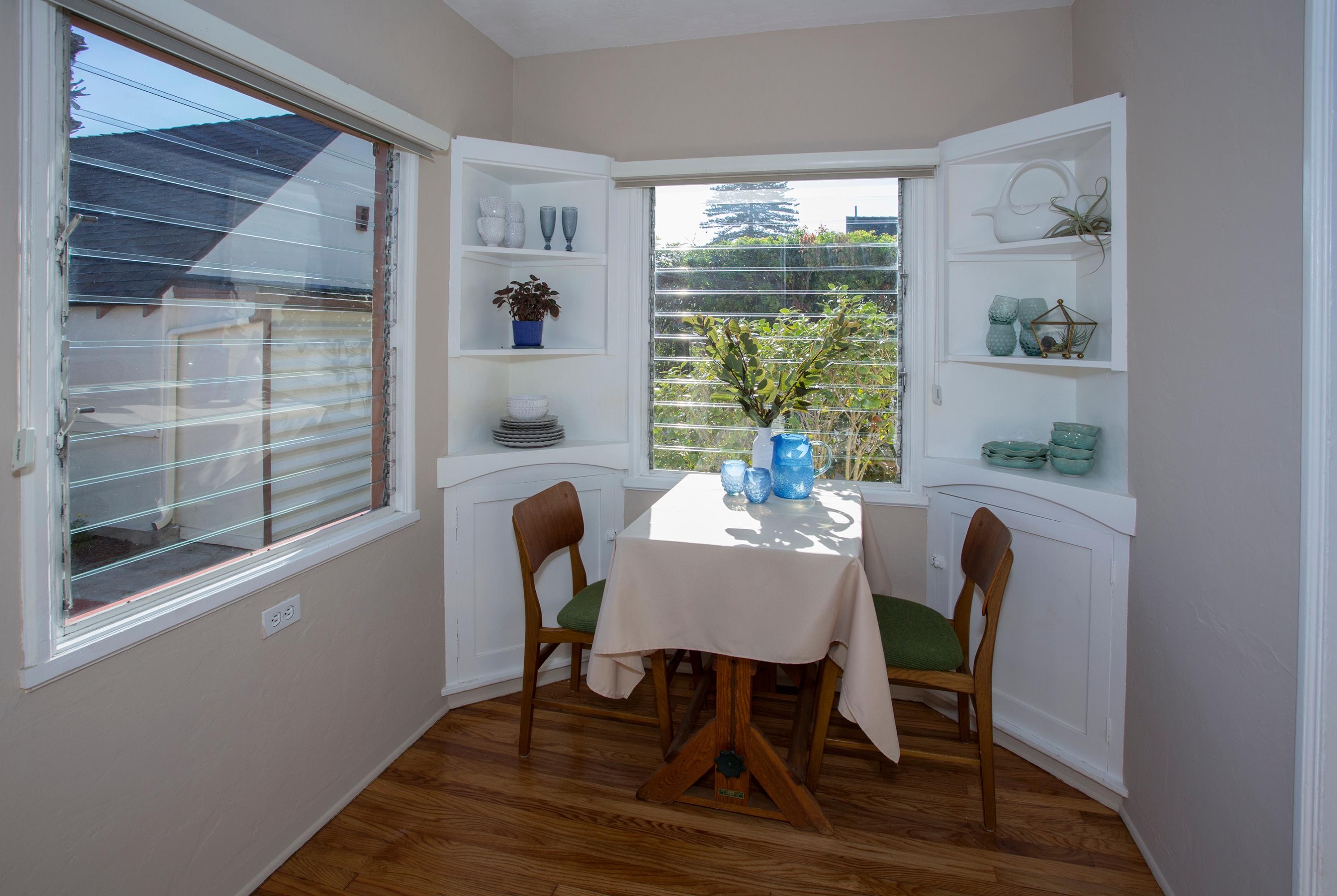 1532 Clearview Road Santa Barbara, CA 93101 - Photo 7 of 11 Cozy dining area