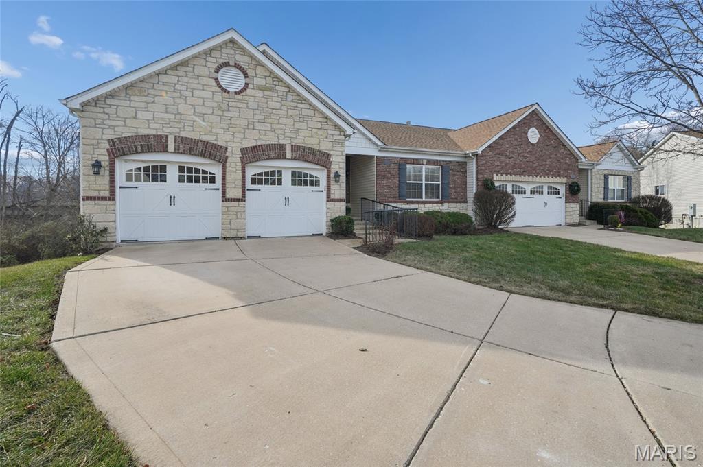 1701 Ridgemont Court Chesterfield, MO 63146 - Photo 2 of 43