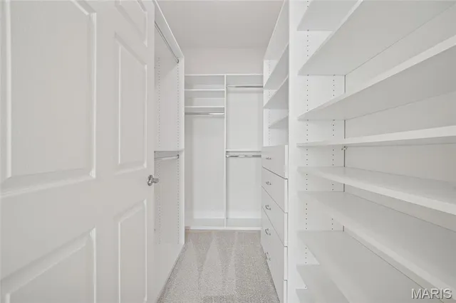 $425,000 | 1701 Ridgemont Court, Chesterfield, MO 63146