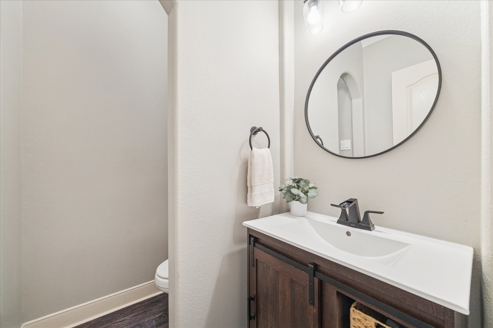 31030 North Imperial Path Lane Spring, TX 77386 - Photo 15 of 38 a bathroom with a sink and a mirror