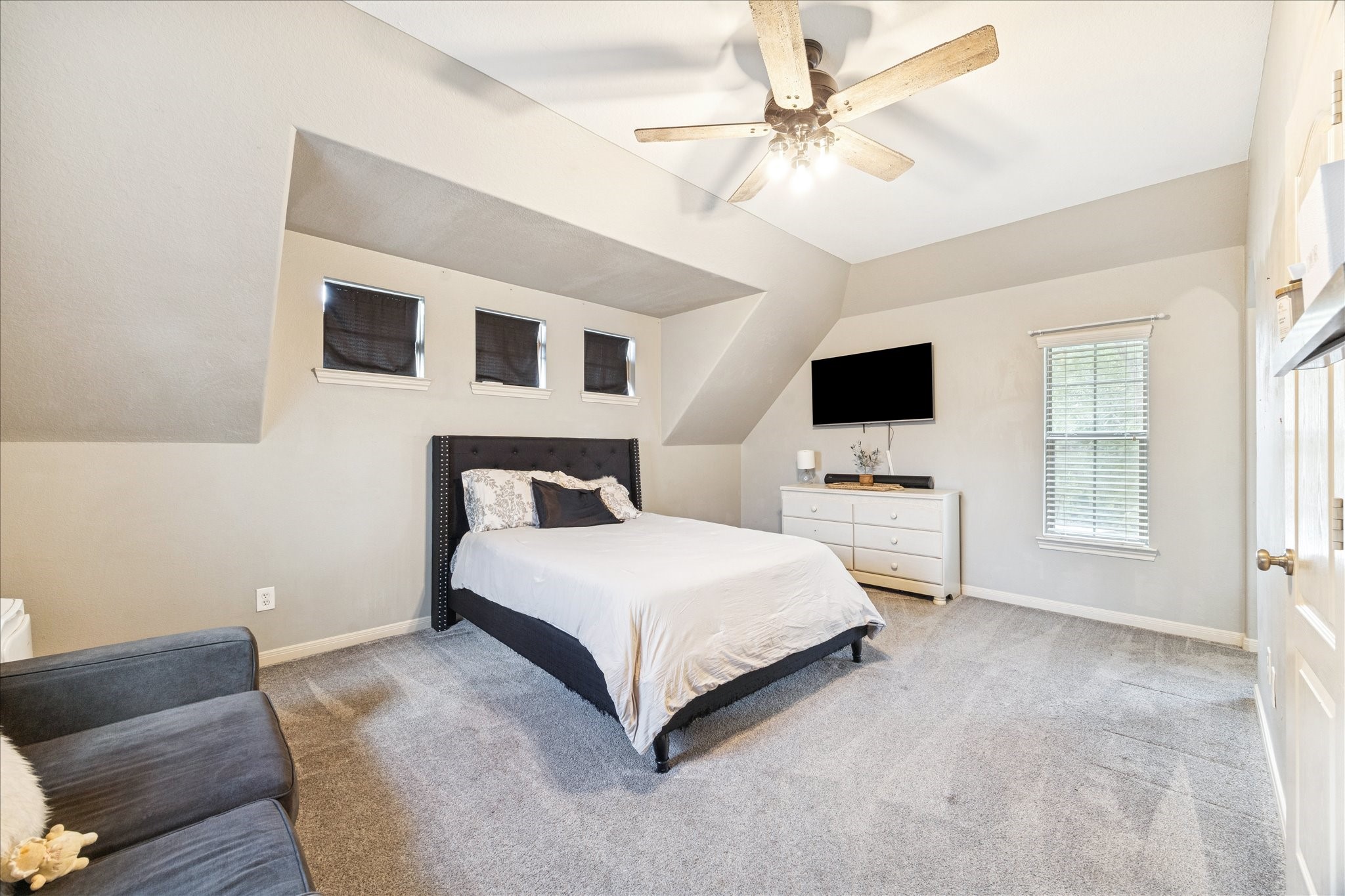 31030 North Imperial Path Lane Spring, TX 77386 - Photo 28 of 38 a spacious bedroom with a bed and a tv