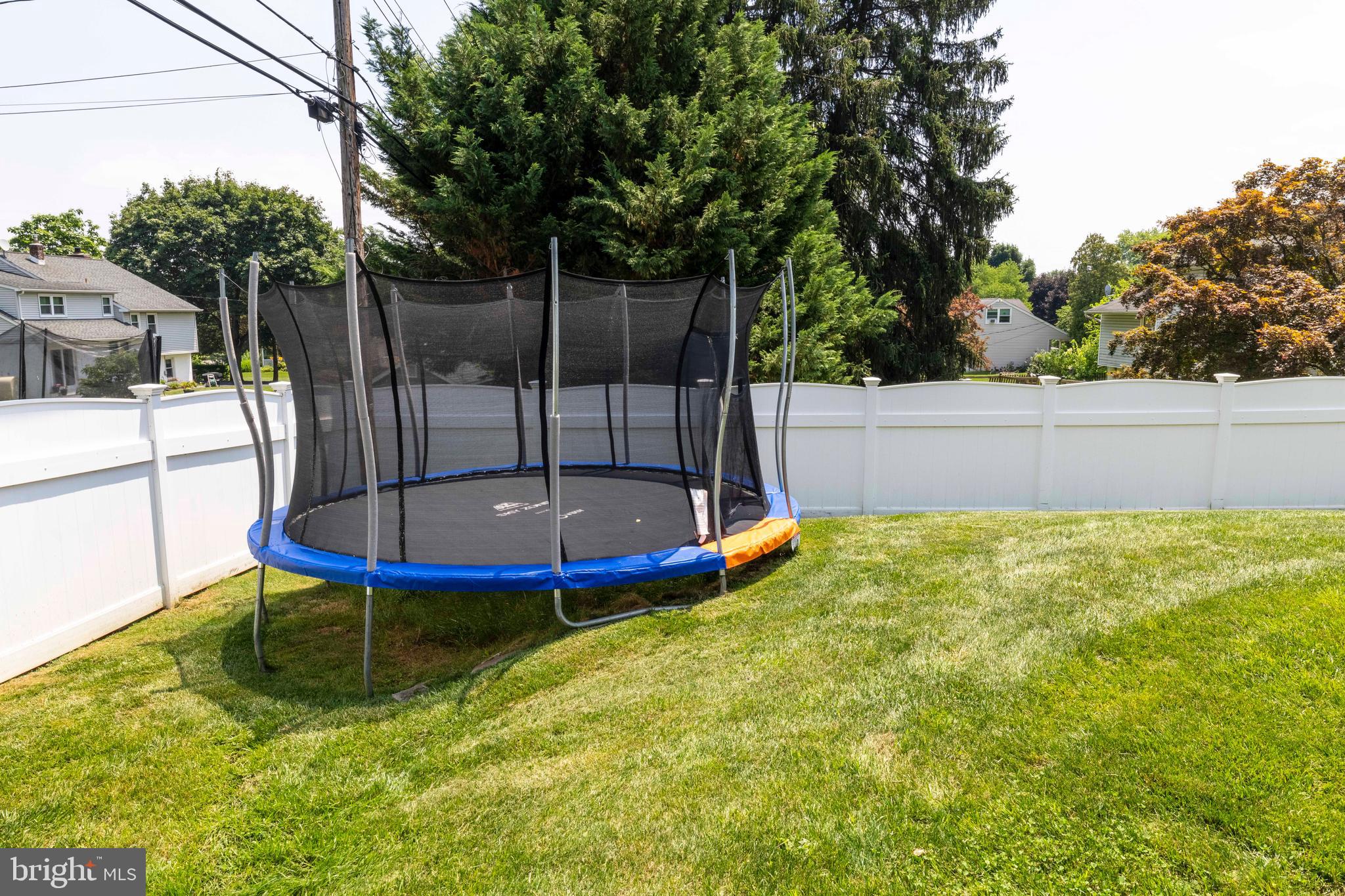 943 East Township Line Road Blue Bell, PA 19422 - Photo 47 of 61 Vinyl privacy fence