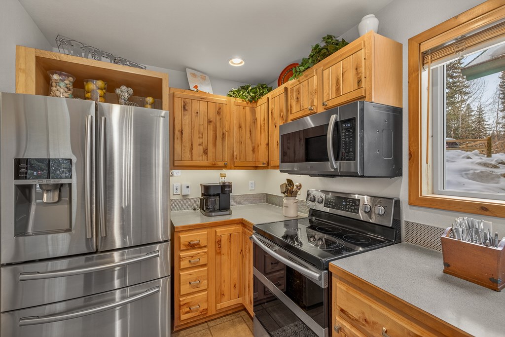943 Cottage Court McCall, ID 83638 - Photo 13 of 34 Kitchen