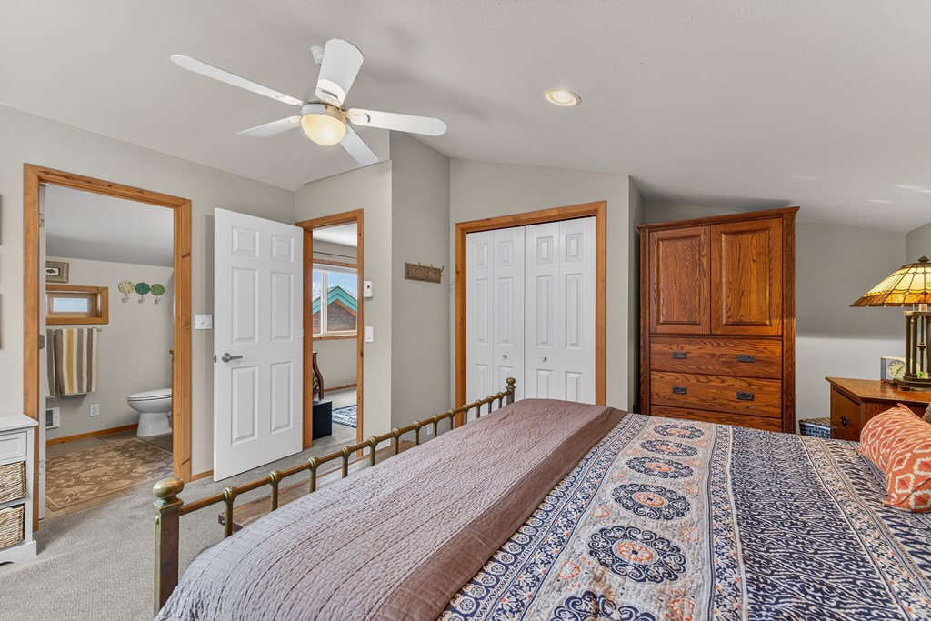 943 Cottage Court McCall, ID 83638 - Photo 18 of 34 Primary Bedroom