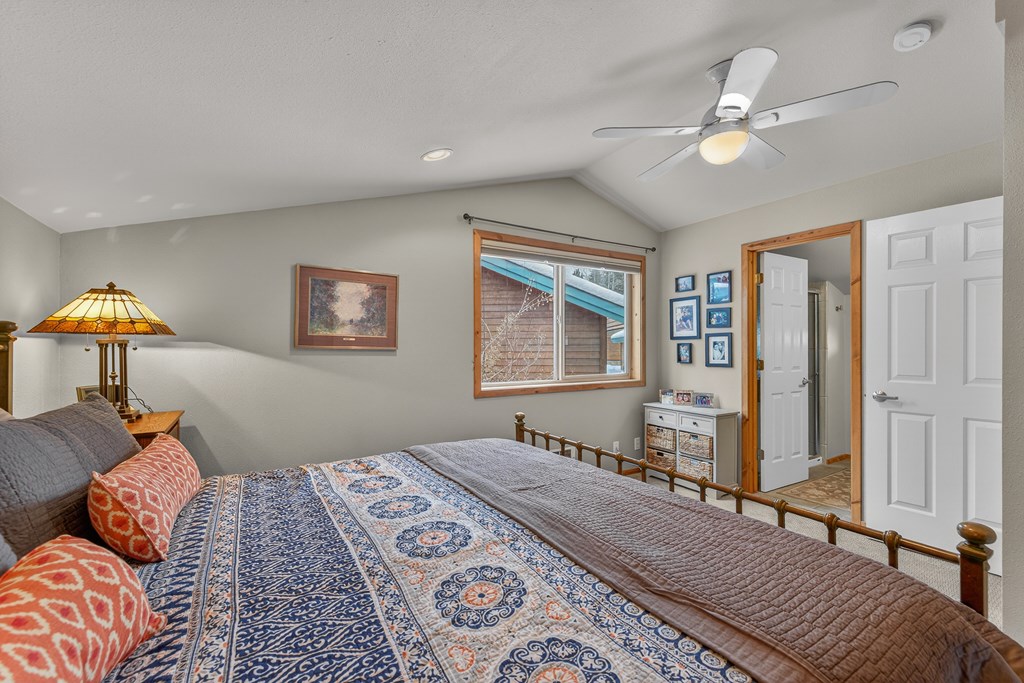 943 Cottage Court McCall, ID 83638 - Photo 19 of 34 Primary Bedroom