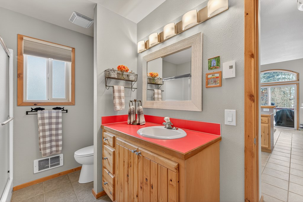 943 Cottage Court McCall, ID 83638 - Photo 24 of 34 Second Bath