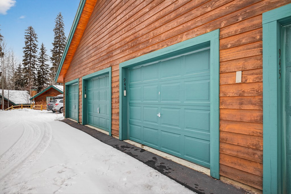 943 Cottage Court McCall, ID 83638 - Photo 3 of 34 One Car Garage