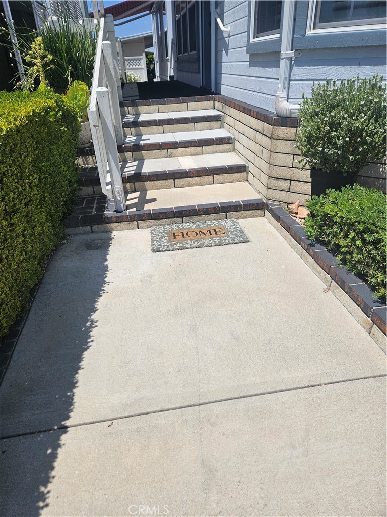 14851 Jeffrey Road, Unit 171 Irvine, CA 92618 - Photo 33 of 49 Brick Lined walkway and steps