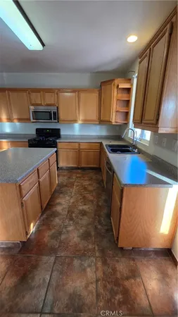 $2,350 | 14279 Wildcat Lane, Victorville, CA 92394