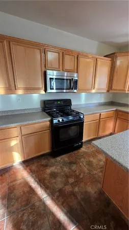 $2,350 | 14279 Wildcat Lane, Victorville, CA 92394