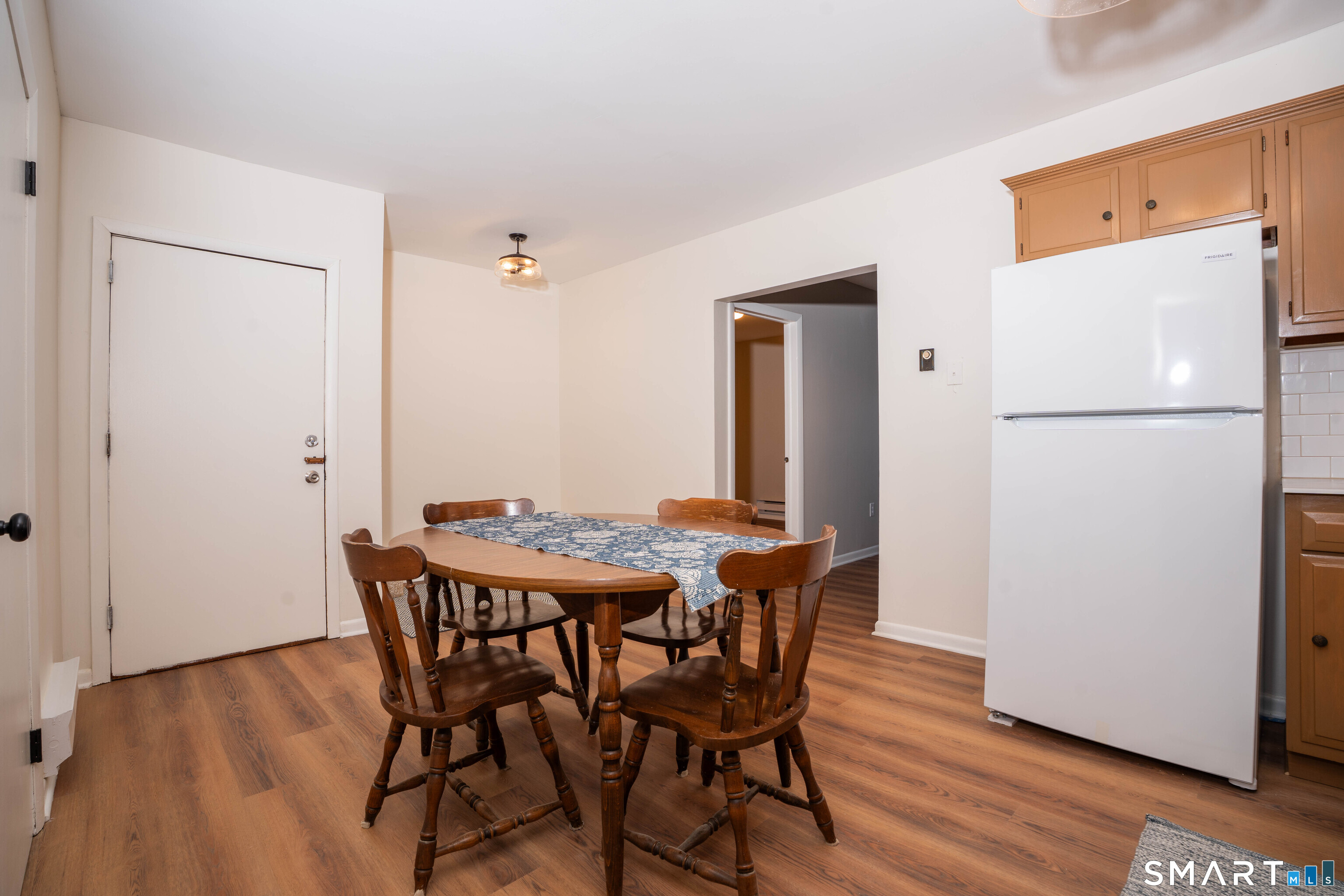 31 Hall Avenue Wallingford, CT 06492 - Photo 2 of 11