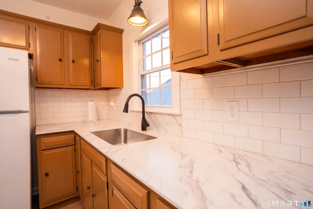 $1,600 | 31 Hall Avenue, Wallingford, CT 06492