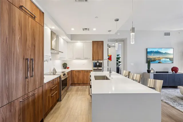 $1,675,000 | 161 Isle Of Venice Drive, Unit 303, Fort Lauderdale, FL 33301