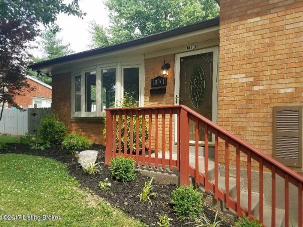 10901 Torrington Road Louisville, KY 40272 - Photo 2 of 35 TORRINGTON FRONT 4