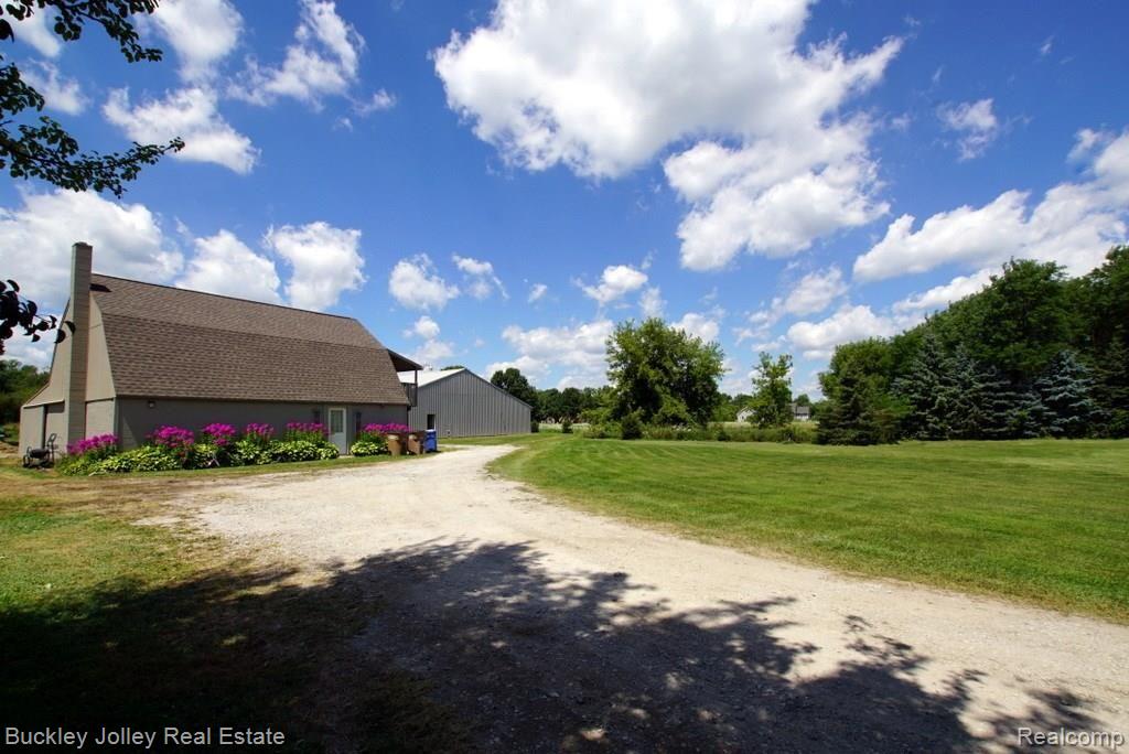 9385 Spencer Road South Lyon, MI 48178 - Photo 23 of 28 Large Pole Barn with Loft