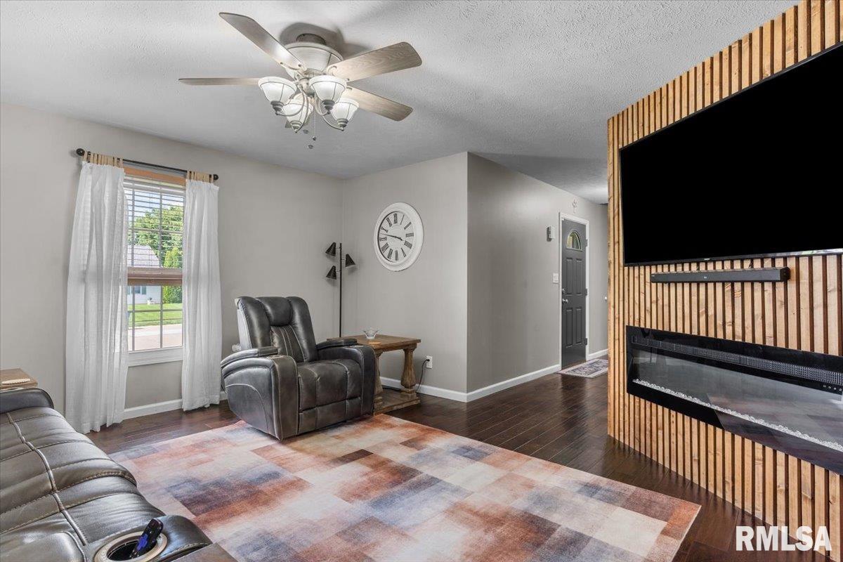 3712 Kerry Boulevard Springfield, IL 62712 - Photo 13 of 60