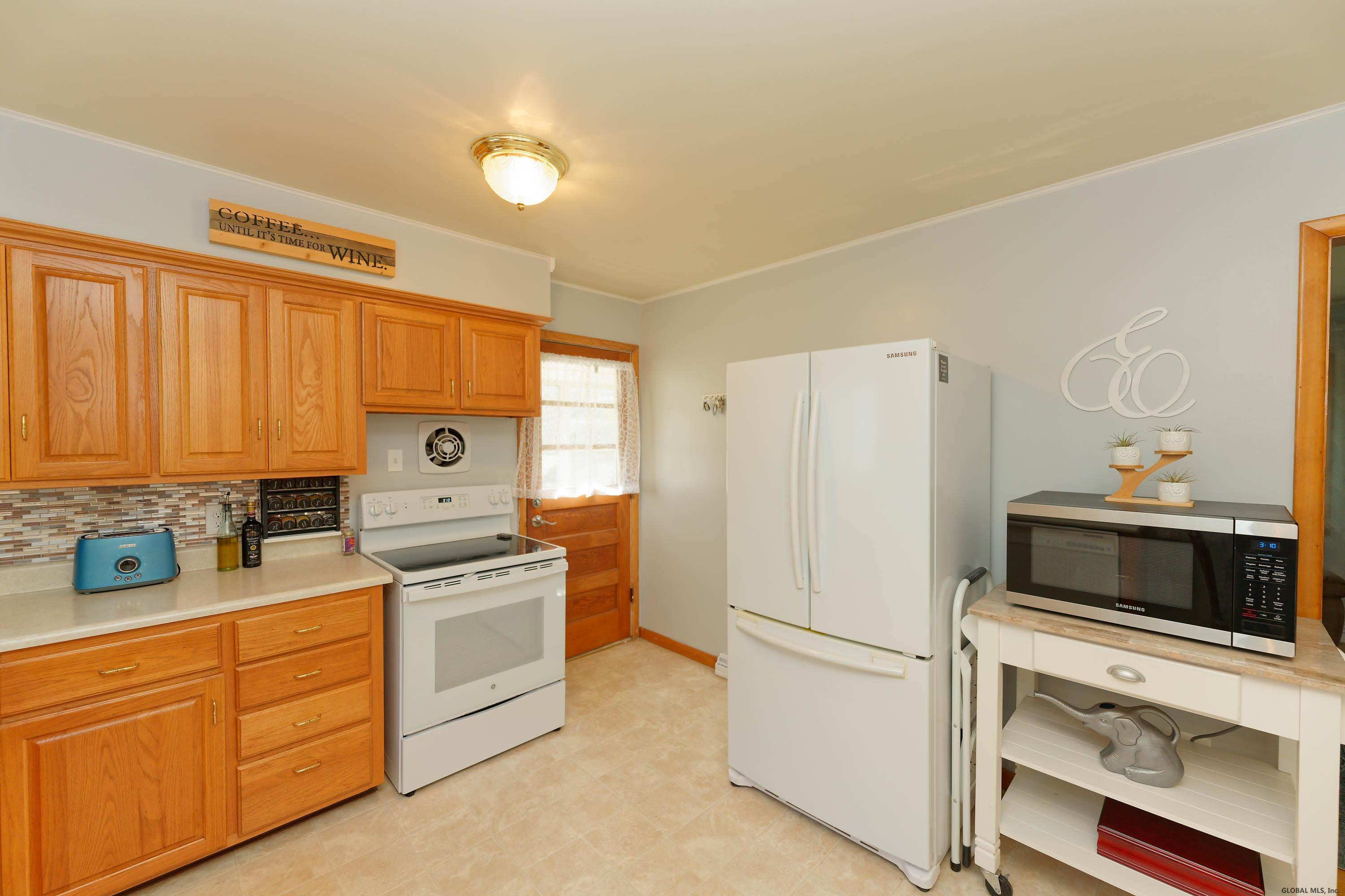77 Russell Road Colonie, NY 12205 - Photo 12 of 43 Photo 12