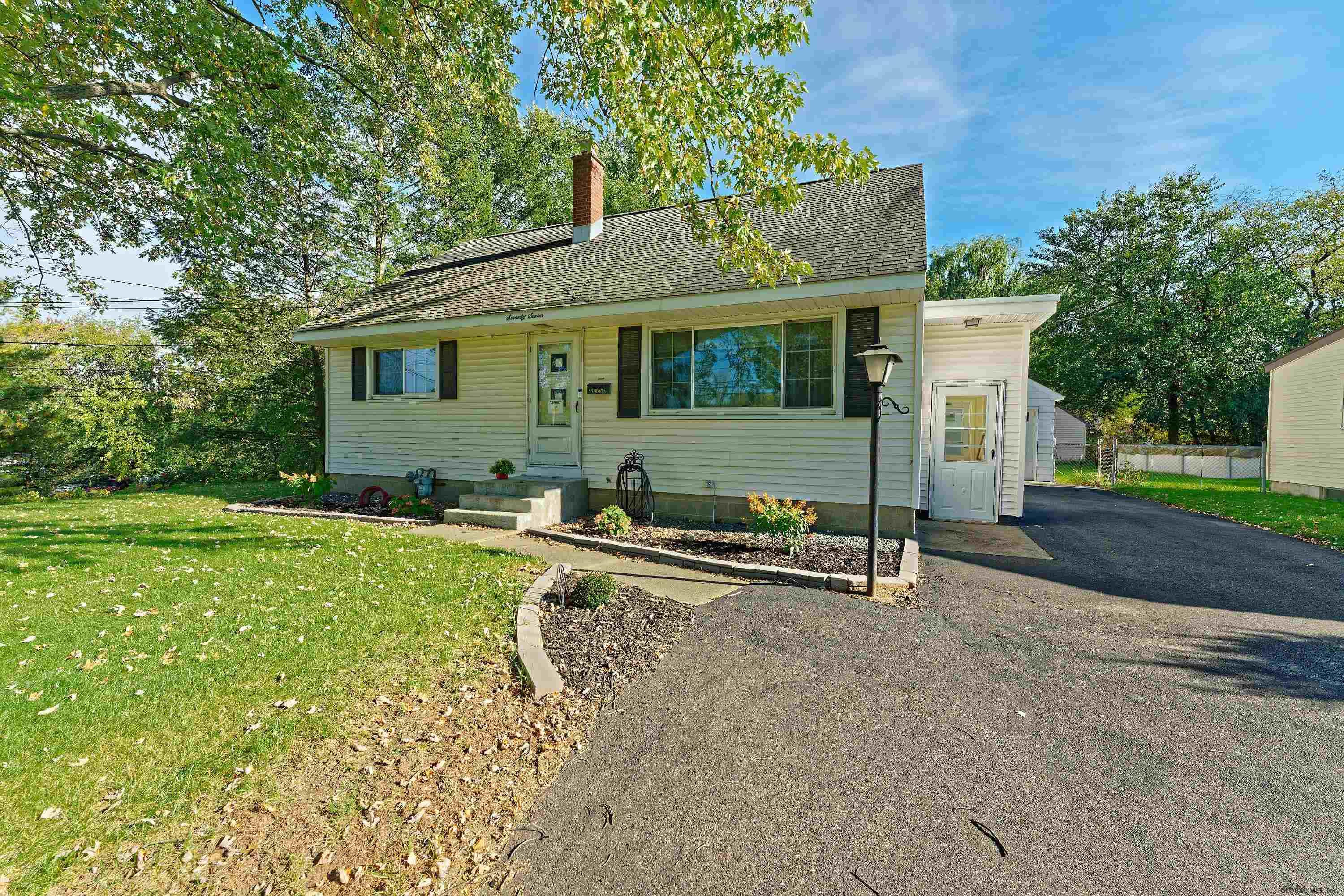 77 Russell Road Colonie, NY 12205 - Photo 5 of 43 Photo 5