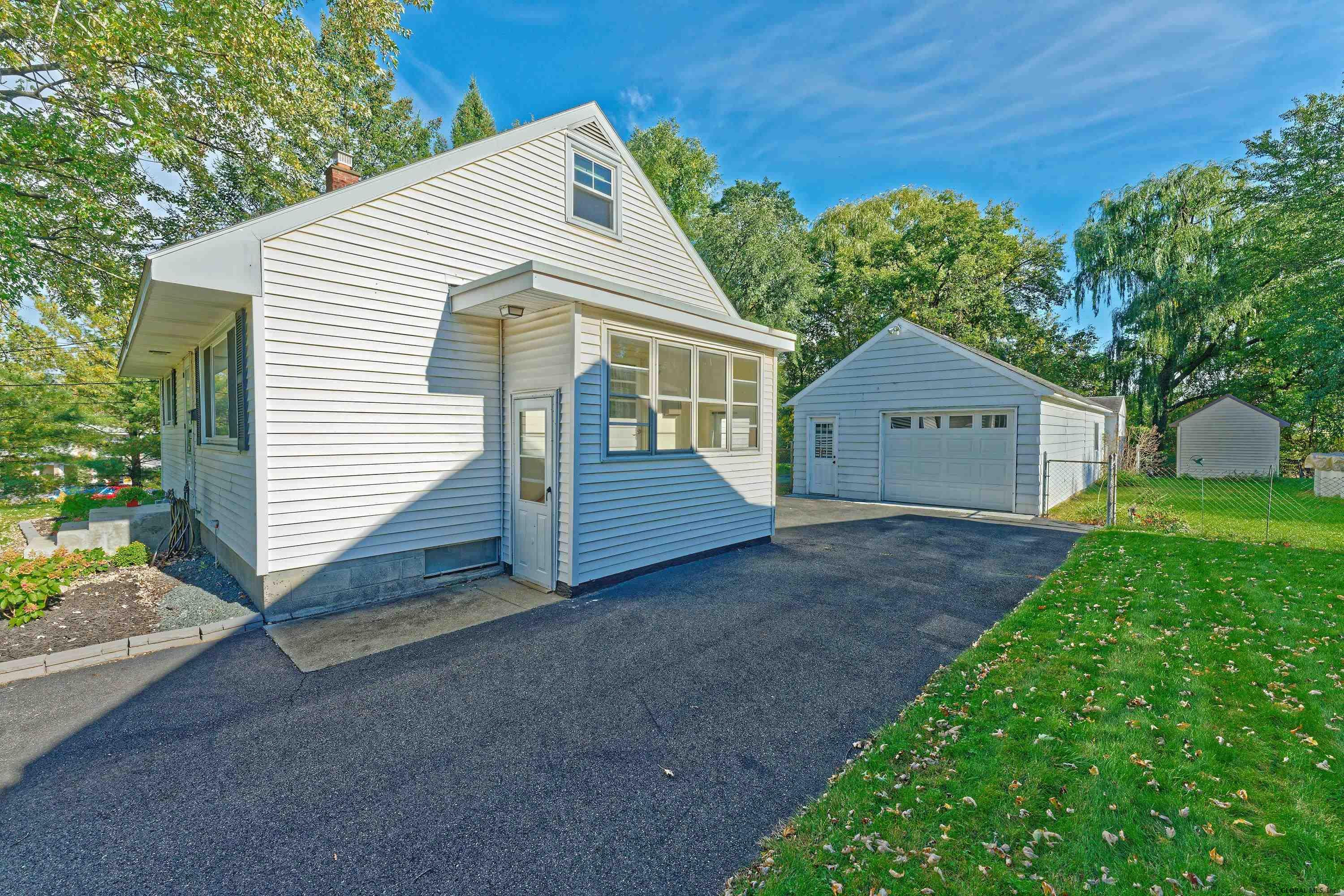 77 Russell Road Colonie, NY 12205 - Photo 6 of 43 Photo 6