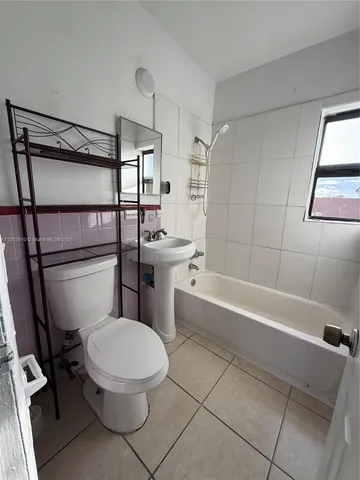 $1,450 | 3330 Northwest 48th Terrace, Unit 215, Miami, FL 33142