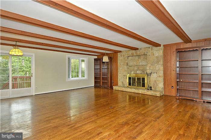 9516 Emory Grove Road Gaithersburg, MD 20877 - Photo 14 of 30 Family Room - view 1