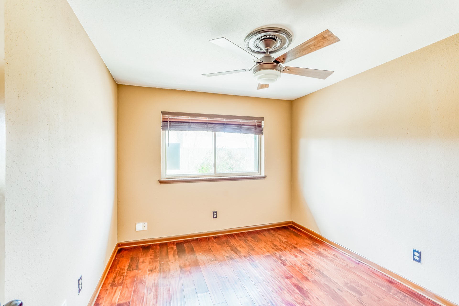 21611 Glenbranch Drive Spring, TX 77388 - Photo 11 of 15 a view of a room with a window and ceiling fan