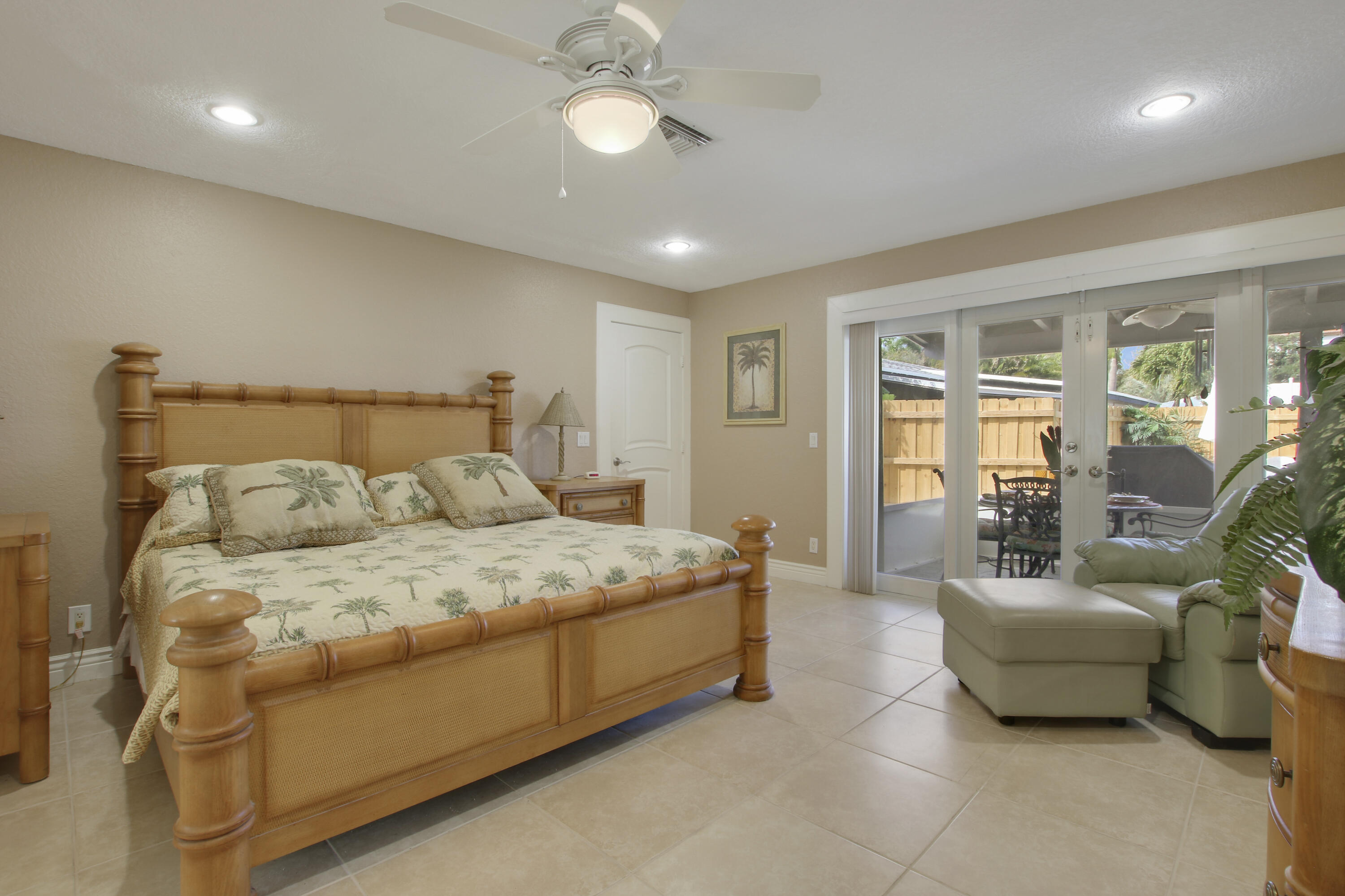 807 Palmer Road Delray Beach, FL 33483 - Photo 14 of 28 MASTER SUITE