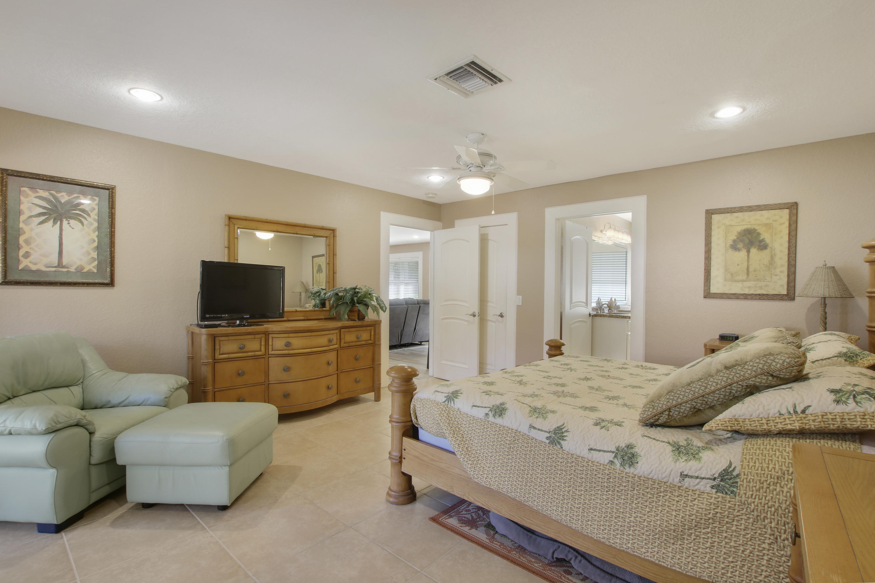 807 Palmer Road Delray Beach, FL 33483 - Photo 15 of 28 MASTER SUITE