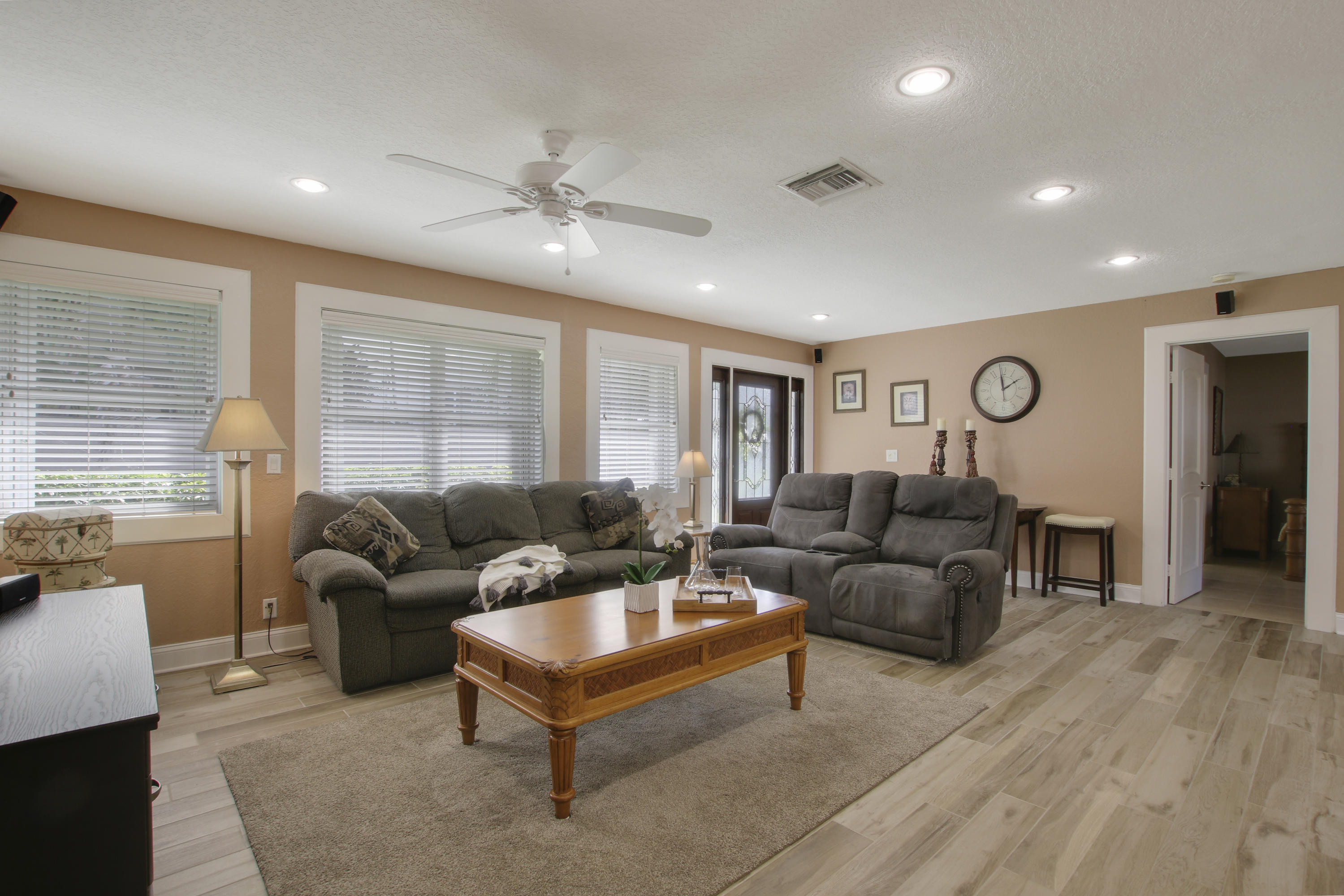807 Palmer Road Delray Beach, FL 33483 - Photo 8 of 28 LIVING AREA