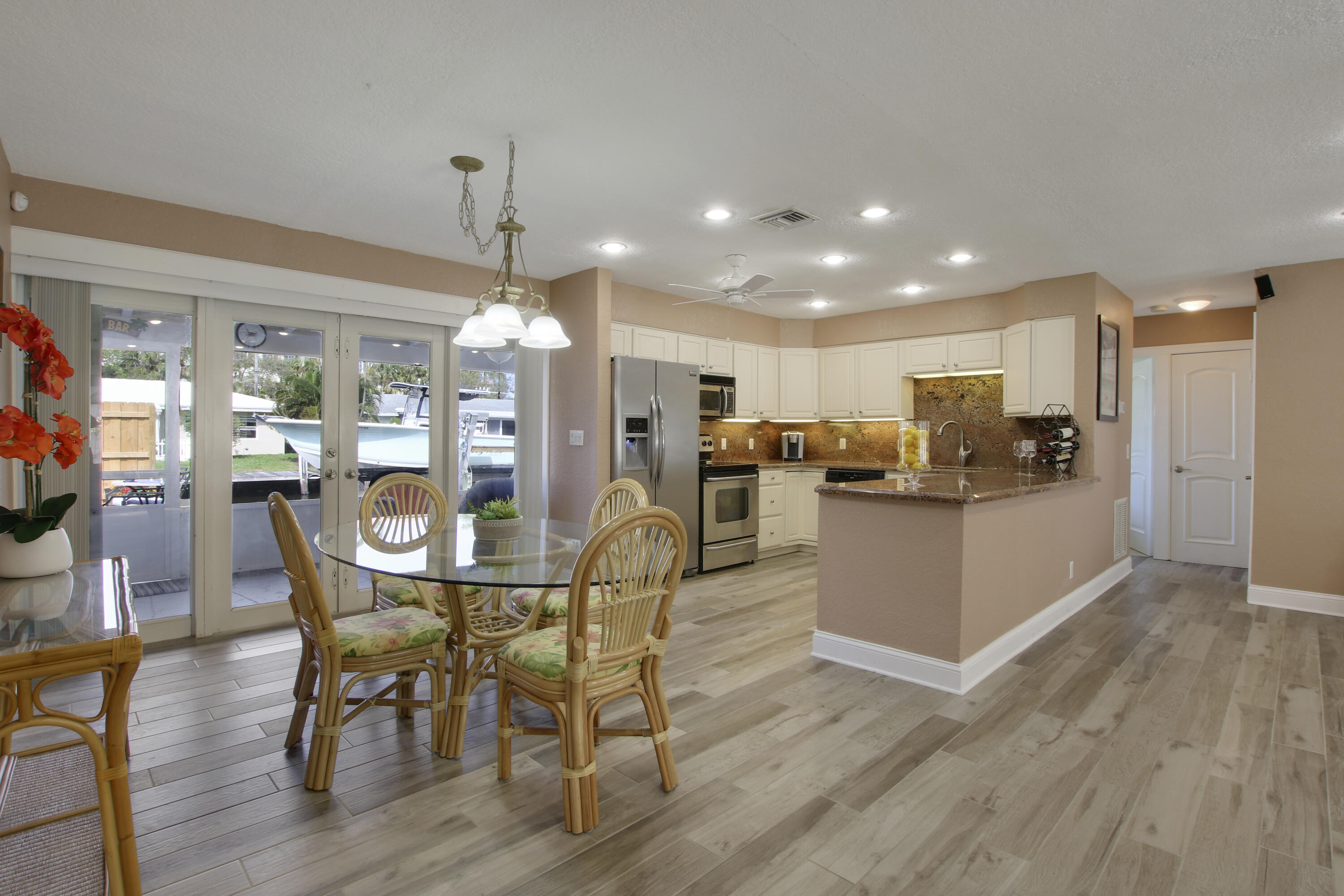 807 Palmer Road Delray Beach, FL 33483 - Photo 9 of 28 KITCHEN/DINING