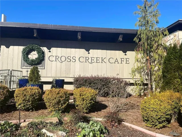 $230,000 | 28 Glenald Way Northwest, Atlanta, GA 30327