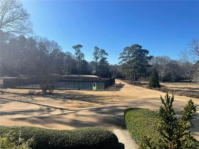 $230,000 | 28 Glenald Way Northwest, Atlanta, GA 30327