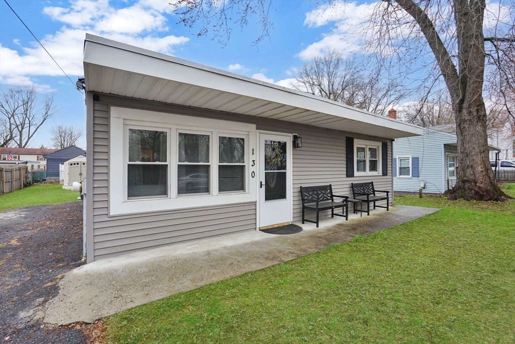 130 Fieldston Street Springfield, MA 01119 - Photo 2 of 28
